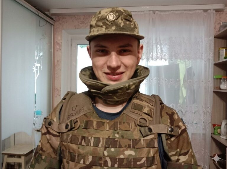 Роман Легар
