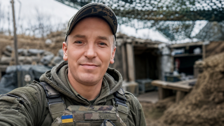 Бровари прощались із загиблим Захисником Олегом Злидарем
