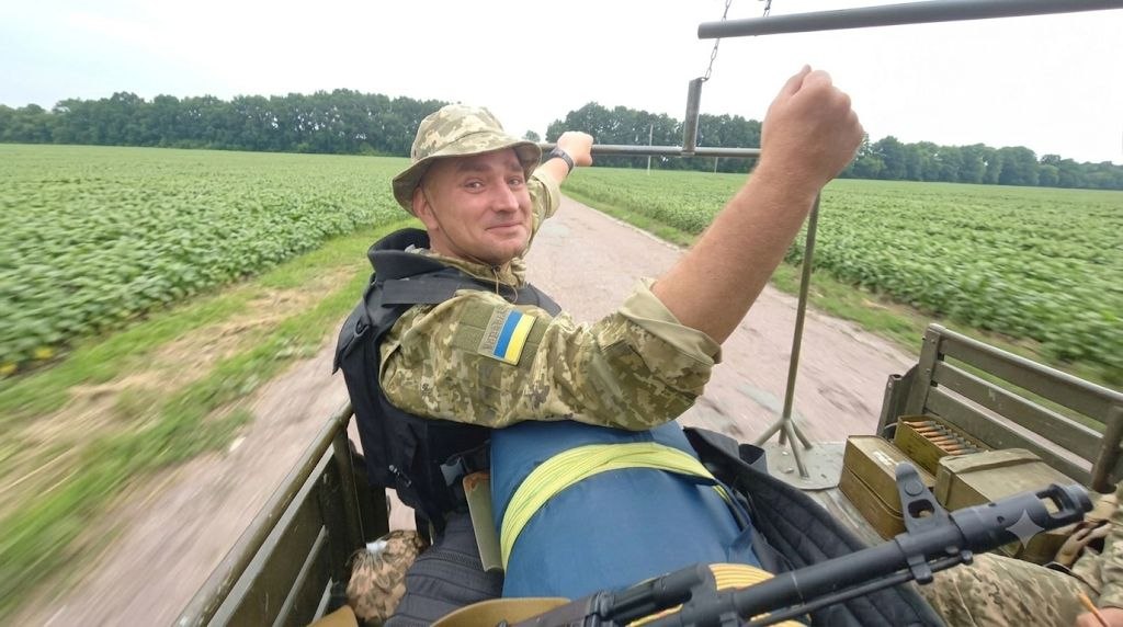 У Броварах на колінах попрощались із Захисником Олексієм Гапоновим Олексій Гапонов
