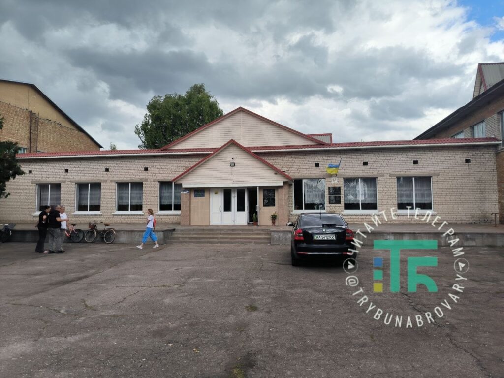Проблема в укритті, чи «діти дорого обходяться»? Мешканці Світильні занепокоєні можливим закриттям сільської школи