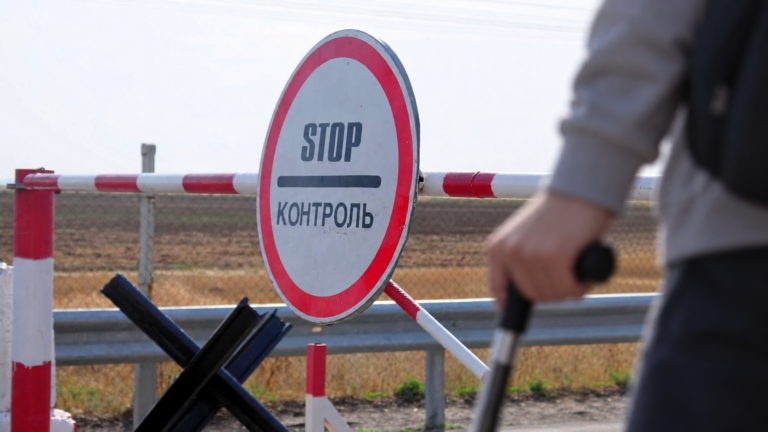 Чи можна виїхати за кордон з інвалідністю ІІІ групи під час воєнного стану